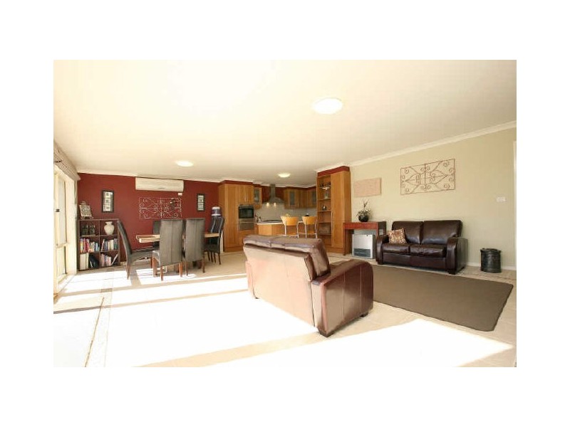 4 Rudder Place, Kambah ACT 2902
