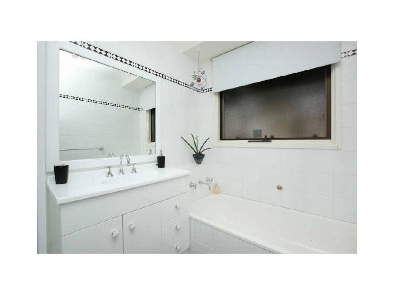 10 Demaine Crescent, Fadden ACT 2904