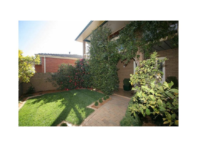 18 Nimmitabel Street, Queanbeyan NSW 2620