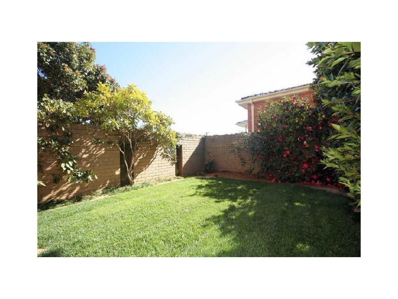 18 Nimmitabel Street, Queanbeyan NSW 2620