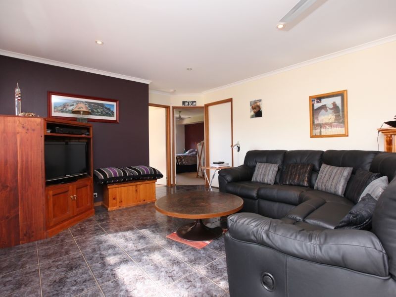 1 Joel Place, Conder ACT 2906