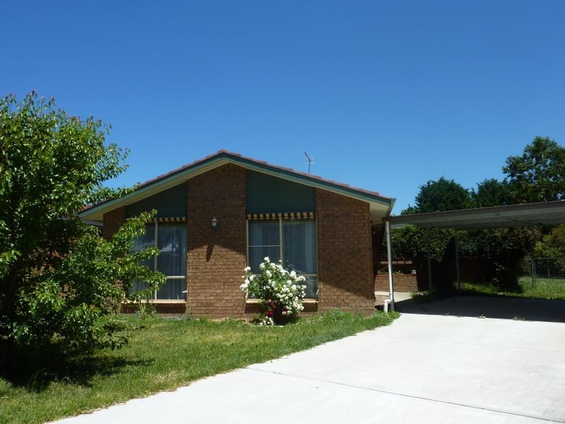 10 White Place, Banks ACT 2906