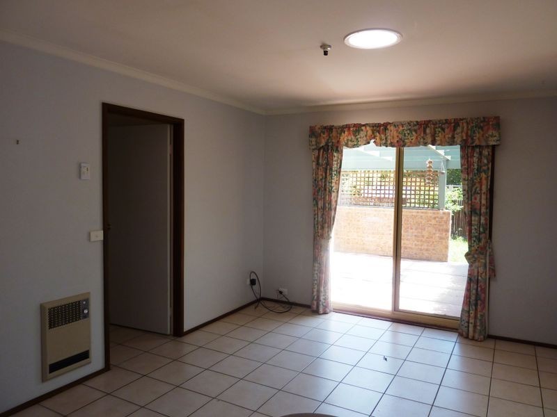 10 White Place, Banks ACT 2906