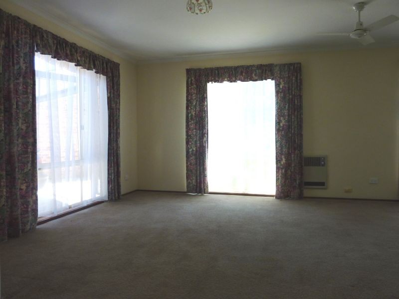 10 White Place, Banks ACT 2906