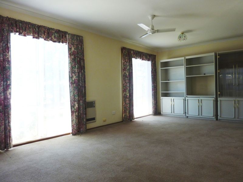 10 White Place, Banks ACT 2906