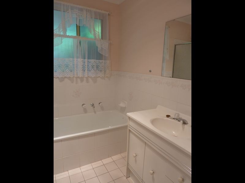 10 White Place, Banks ACT 2906