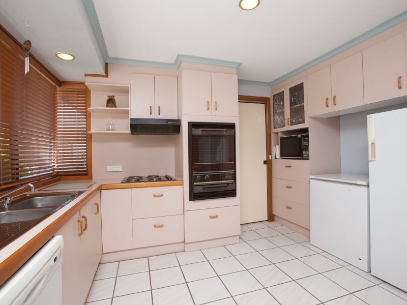 5 Burton Place, Queanbeyan NSW 2620