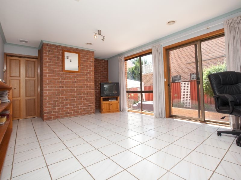 5 Burton Place, Queanbeyan NSW 2620