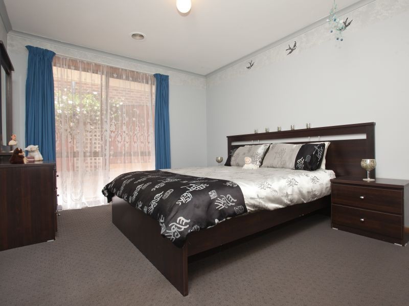 5 Burton Place, Queanbeyan NSW 2620