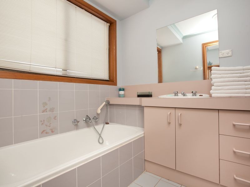 5 Burton Place, Queanbeyan NSW 2620