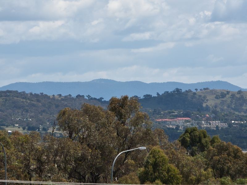 5 Burton Place, Queanbeyan NSW 2620