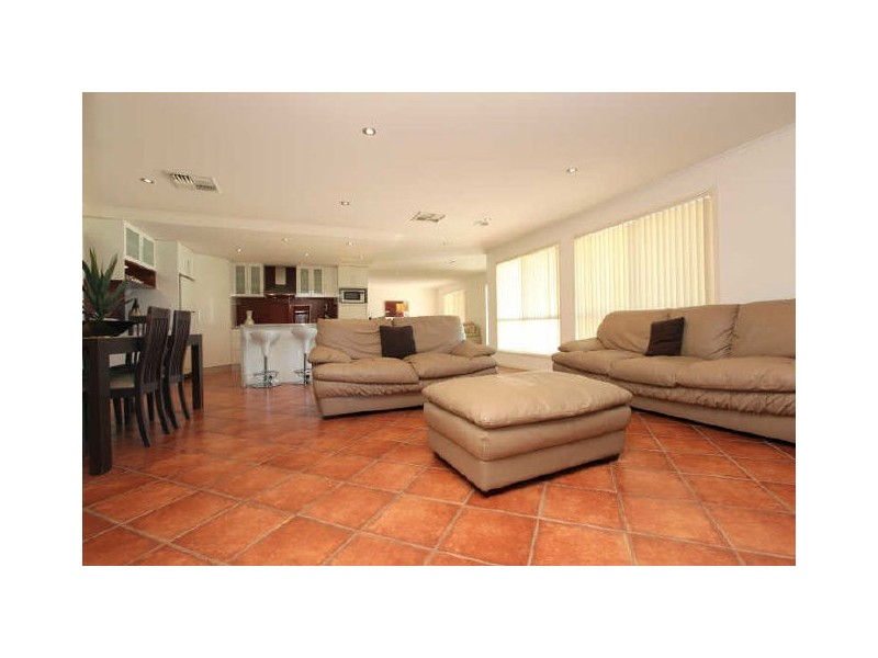 37 Old Sydney Road, Queanbeyan NSW 2620