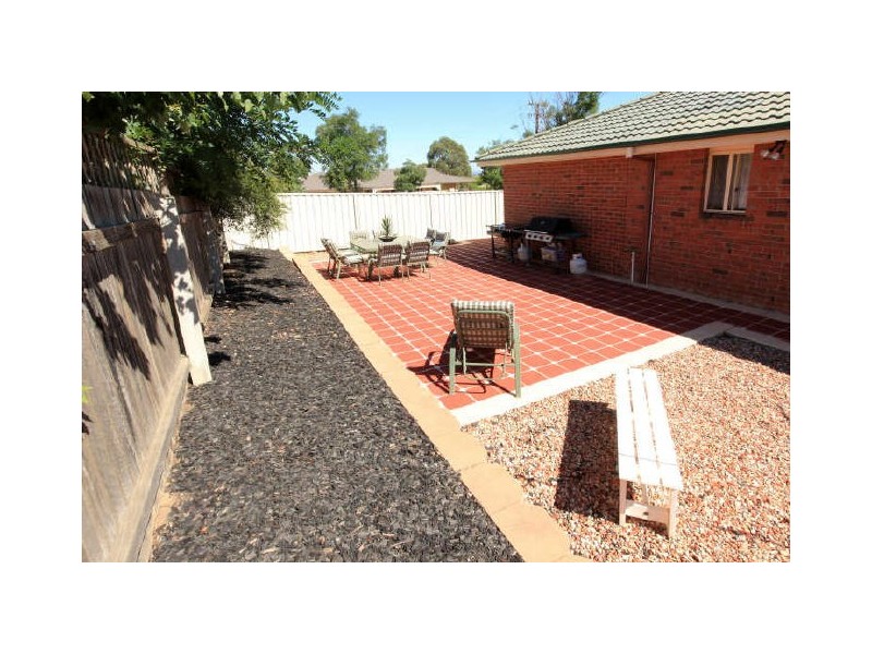 37 Old Sydney Road, Queanbeyan NSW 2620