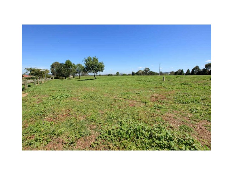 37 Old Sydney Road, Queanbeyan NSW 2620