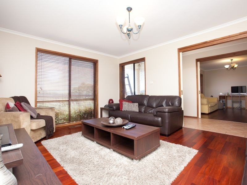 38 Mountain Circuit, Calwell ACT 2905