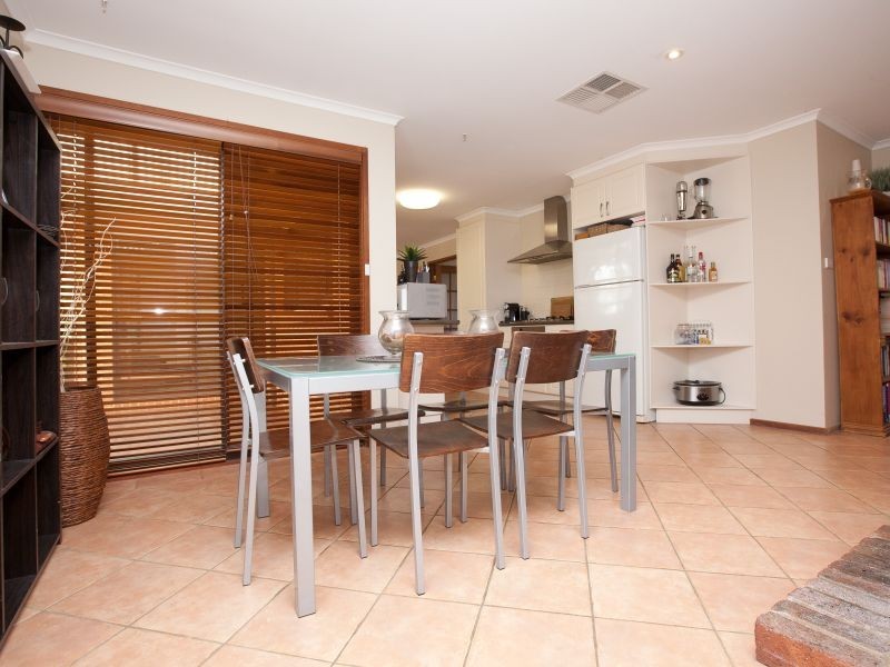 38 Mountain Circuit, Calwell ACT 2905