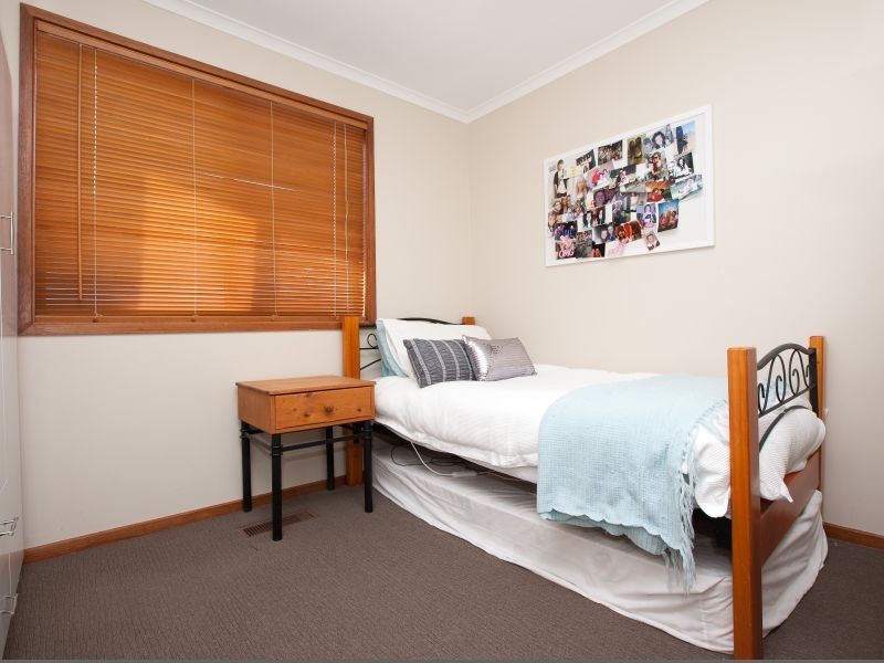 38 Mountain Circuit, Calwell ACT 2905