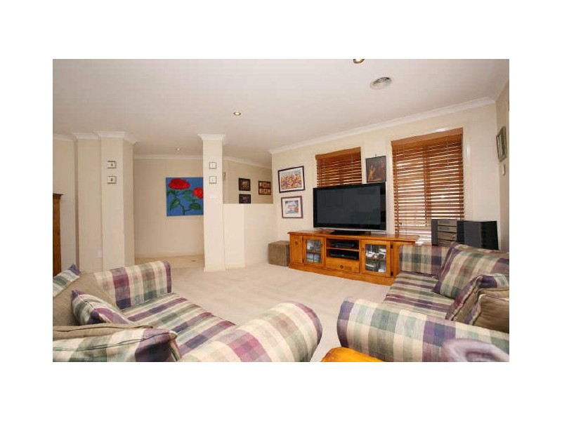 2/23 Chevalier Street, Weston ACT 2611