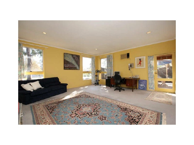 1 McIlveen Place, Oxley ACT 2903