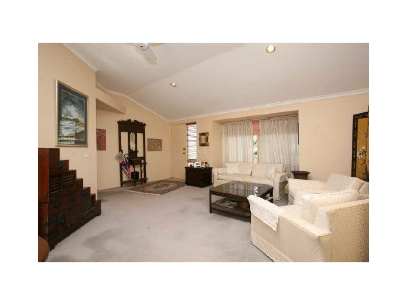 1 McIlveen Place, Oxley ACT 2903