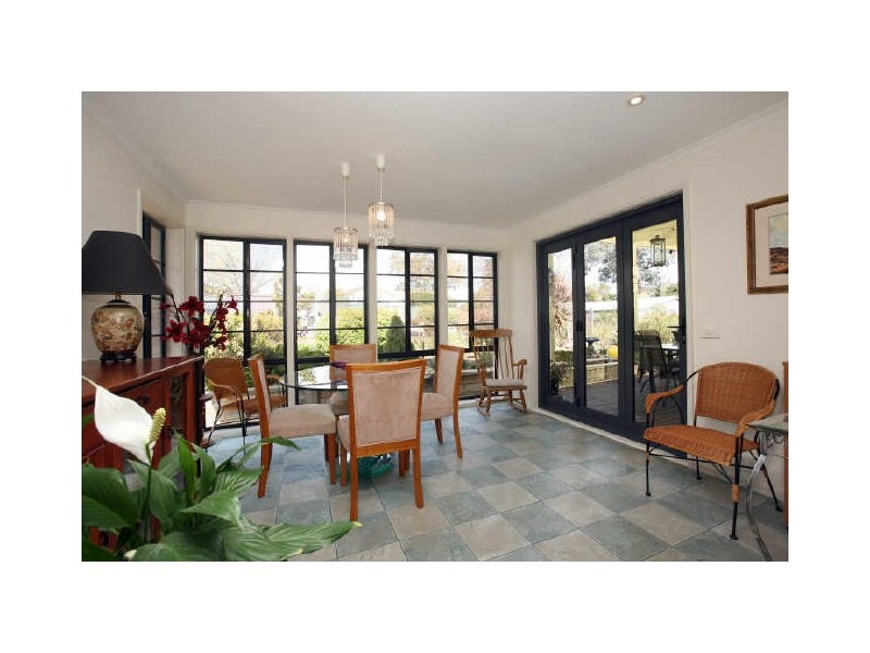 18 McMahon Court, Kambah ACT 2902