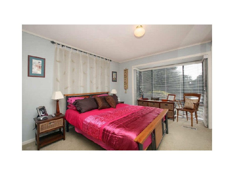 18 McMahon Court, Kambah ACT 2902