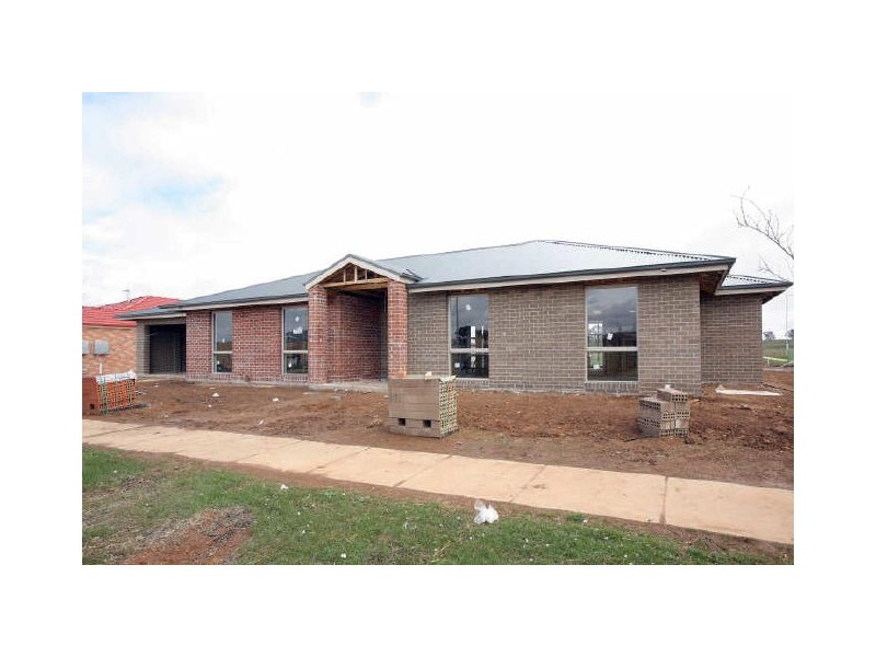 8 Amiet Street, Franklin ACT 2913