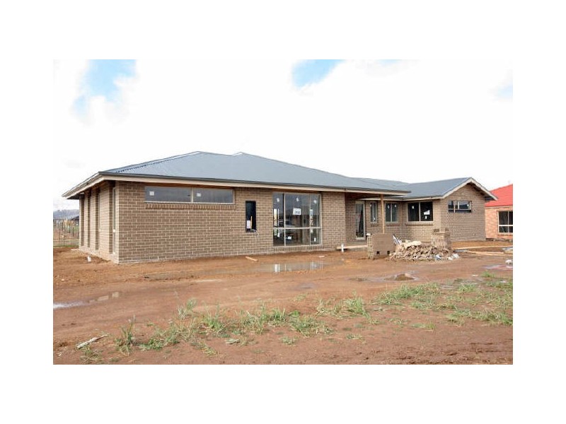 8 Amiet Street, Franklin ACT 2913