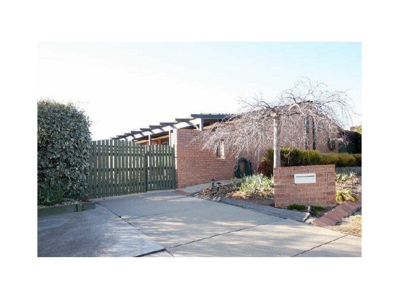 9 Tannabar Place, Isabella Plains ACT 2905