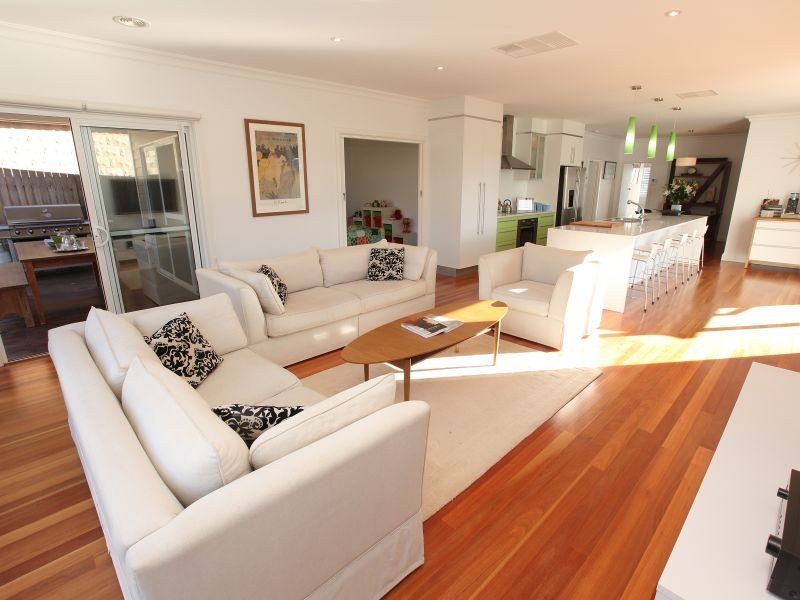 44 White Avenue, Queanbeyan NSW 2620