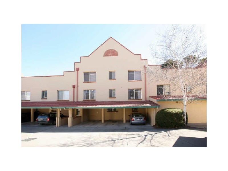 10/10 Tank Street, Phillip ACT 2606