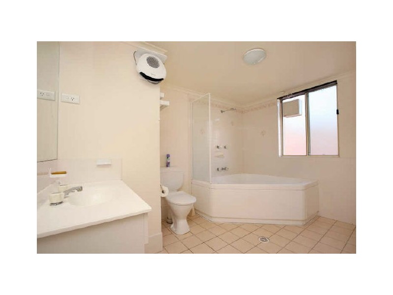 10/10 Tank Street, Phillip ACT 2606