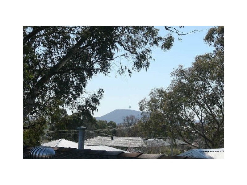 5 Calder Place, Holder ACT 2611