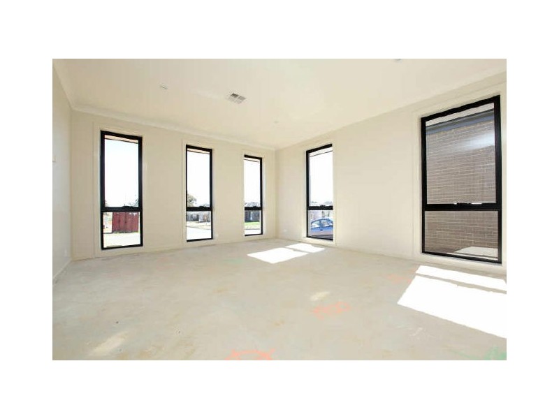 9 Elizabeth Jolley Street, Franklin ACT 2913