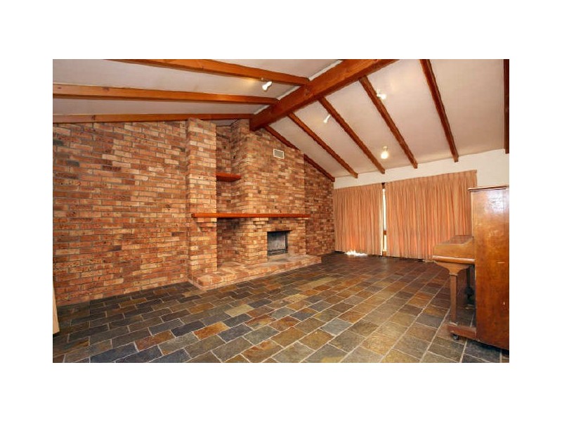 2 Venn Place, Kambah ACT 2902