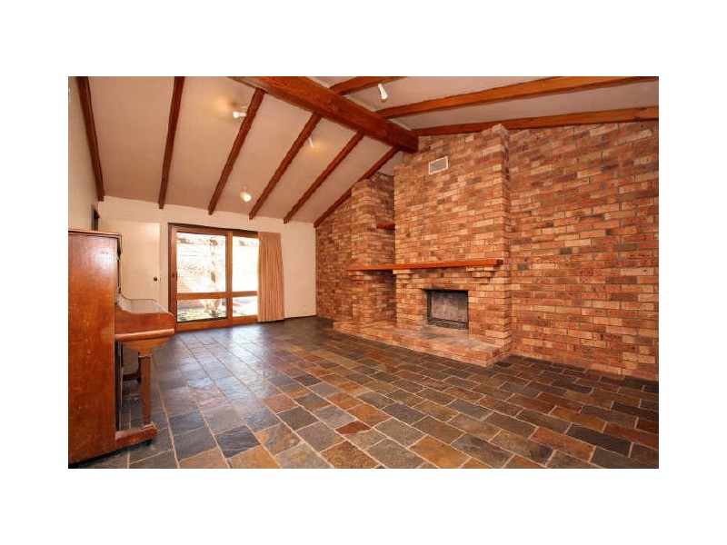 2 Venn Place, Kambah ACT 2902