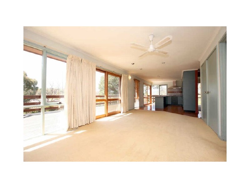 2 Venn Place, Kambah ACT 2902