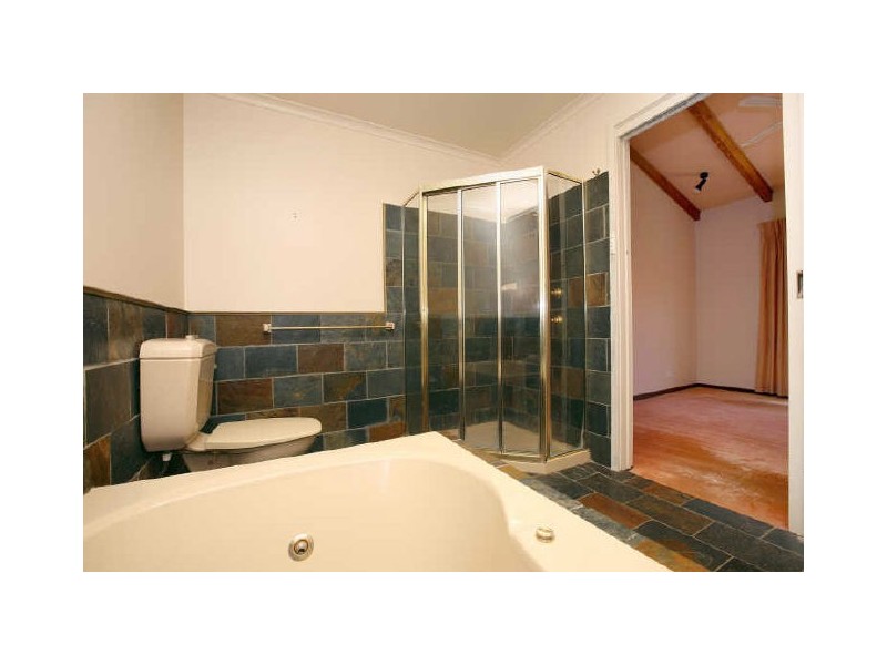 2 Venn Place, Kambah ACT 2902