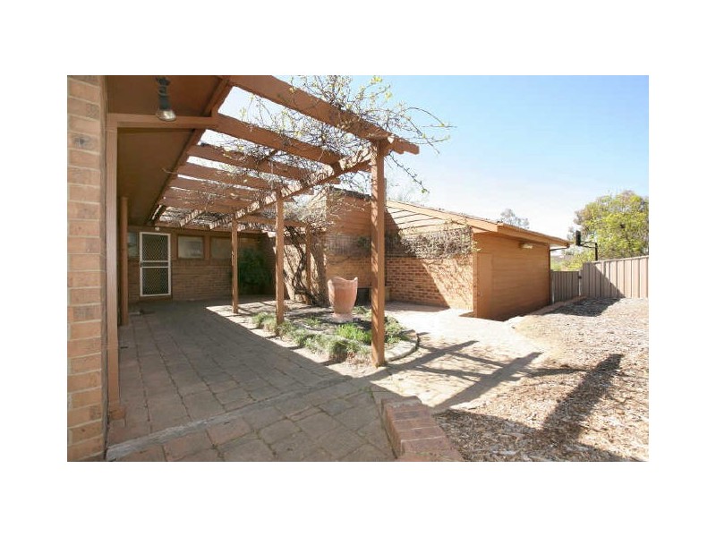 2 Venn Place, Kambah ACT 2902