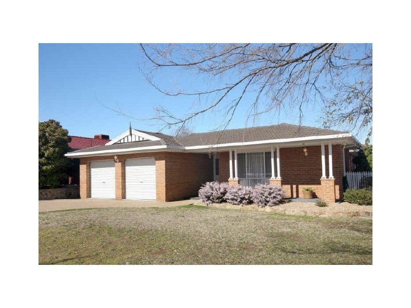 17 Blinkhorn Place, Gordon ACT 2906