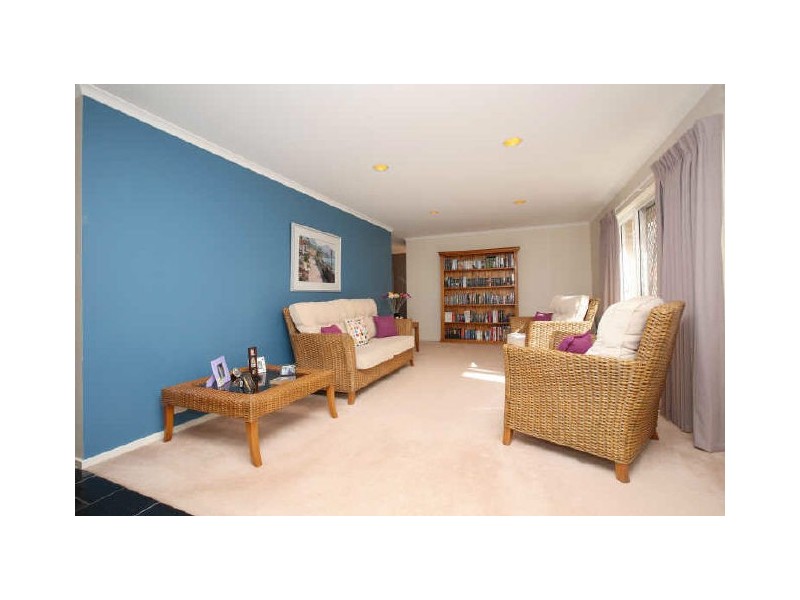 17 Blinkhorn Place, Gordon ACT 2906