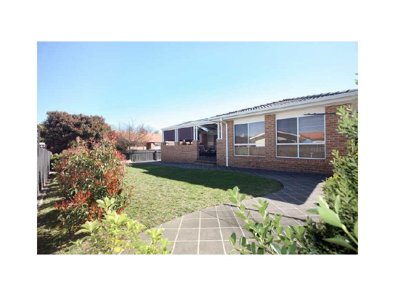 17 Blinkhorn Place, Gordon ACT 2906