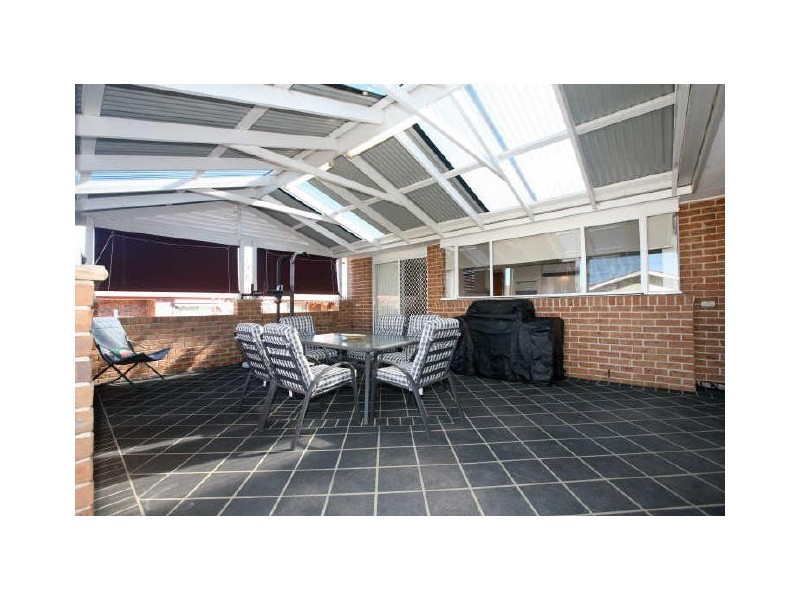 17 Blinkhorn Place, Gordon ACT 2906