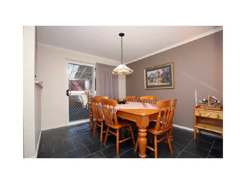 17 Blinkhorn Place, Gordon ACT 2906