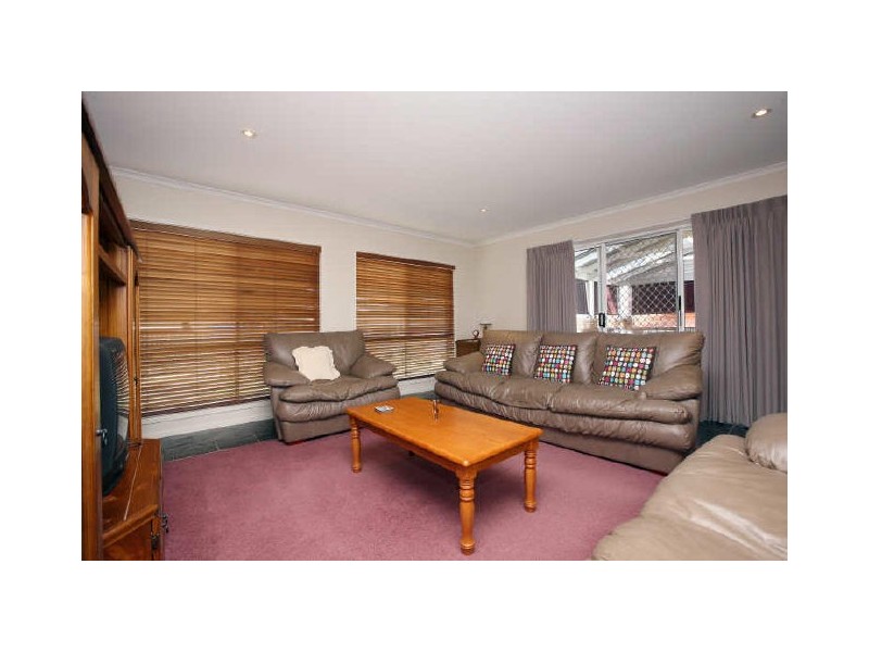 17 Blinkhorn Place, Gordon ACT 2906