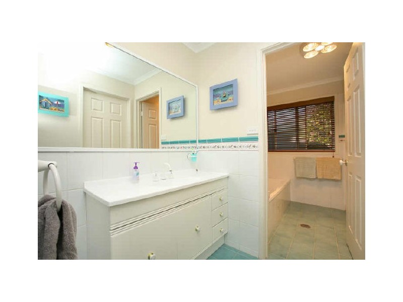 17 Blinkhorn Place, Gordon ACT 2906