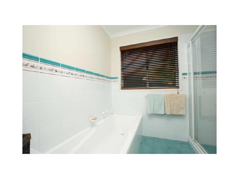 17 Blinkhorn Place, Gordon ACT 2906