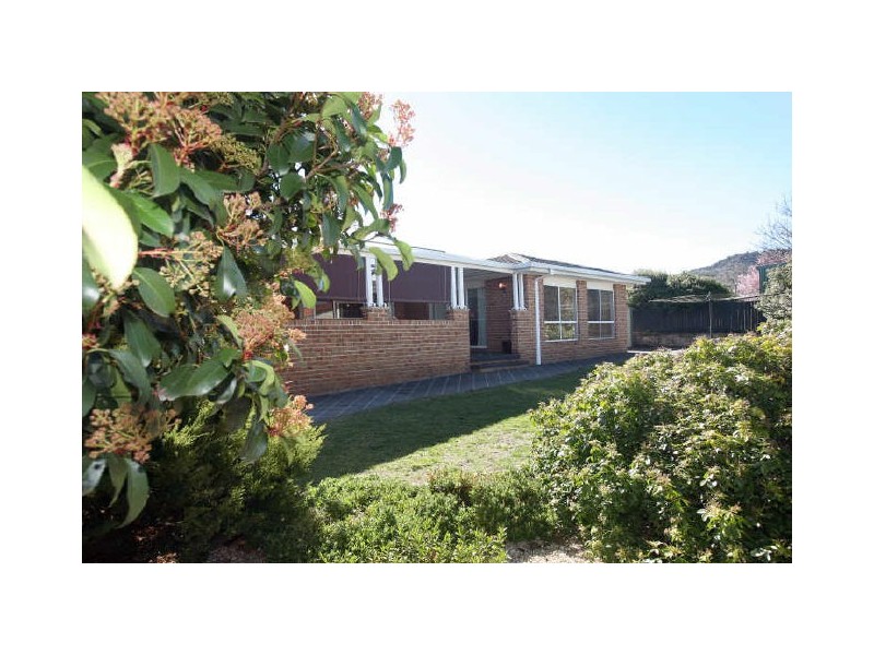 17 Blinkhorn Place, Gordon ACT 2906