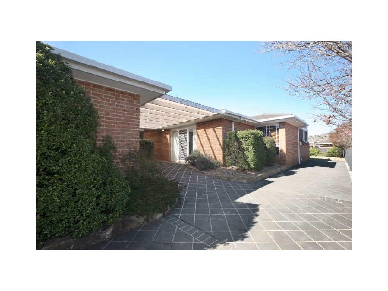 17 Blinkhorn Place, Gordon ACT 2906