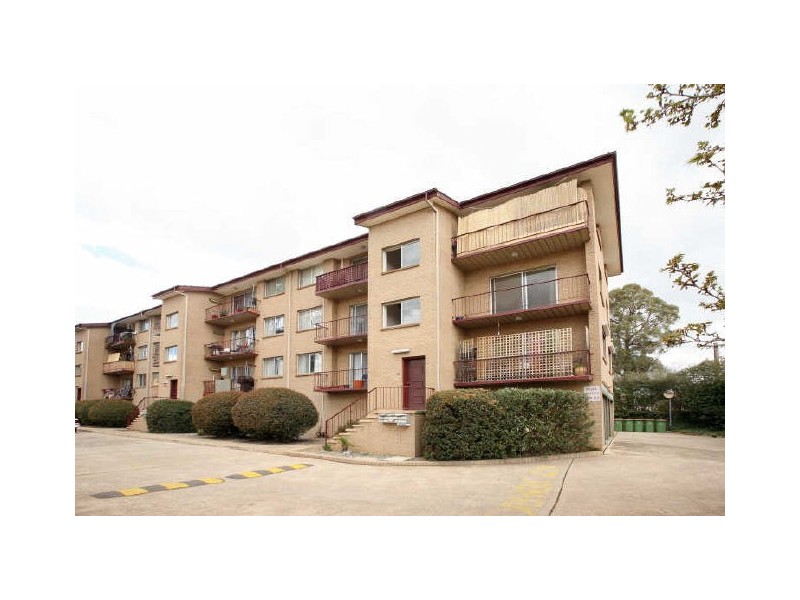 17/104 Henderson Road, Queanbeyan NSW 2620